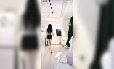 【抖音重磅】人氣女神【草莓小甜心】首次超大尺度露三點【丁姐直播】9月 (2)