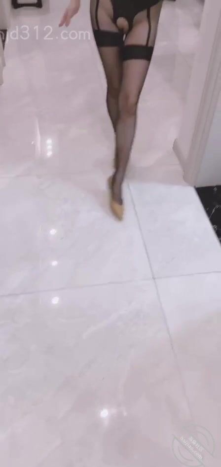 海角社區亂倫大神《最愛騷嫂子》熱銷作品全集-淪陷在騷貨嫂子的緊致熱穴中 2022-07-09這次大嫂驚呆我了，穿著情趣絲襪跳艷舞