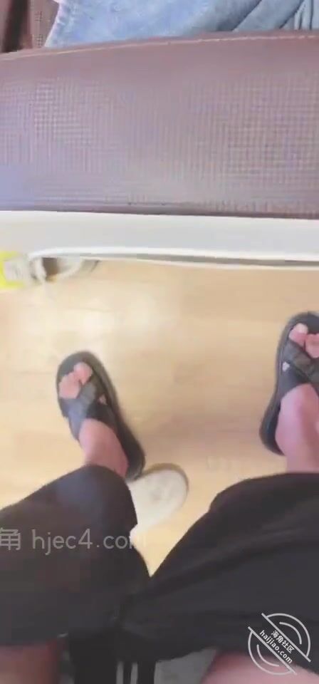 海角社區亂倫大神《最愛騷嫂子》熱銷作品全集-淪陷在騷貨嫂子的緊致熱穴中 2022-06-03子越來越騷，起早來我家找我草她，還在那裝純