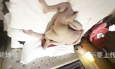 無套內射實錄系列！嗷嗷叫的反差女友！