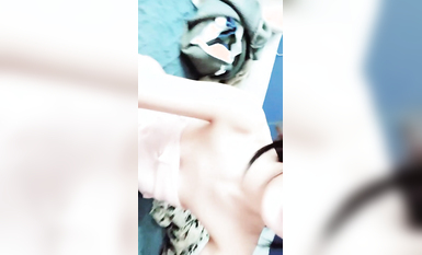 【不不不不知道啊】可甜可欲~音樂系才女~特寫全裸扣B！~ (1)