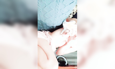 【不不不不知道啊】可甜可欲~音樂系才女~特寫全裸扣B！~ (1)