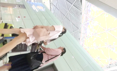 超高質量機場地鐵抄底5 驚現極品無內長腿美女 是方便借機小哥啪啪嗎 高清超高質量機場地鐵抄底 (2)