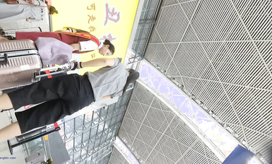 超高質量機場地鐵抄底5 驚現極品無內長腿美女 是方便借機小哥啪啪嗎 高清超高質量機場地鐵抄底 (15)