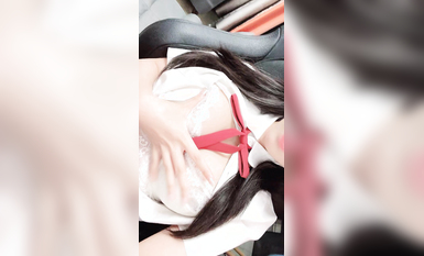 19歲的廣州妹妹！【京魚兒】道具自慰爆漿，粉穴近距離B (8)