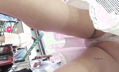 超高質量機場地鐵抄底5 驚現極品無內長腿美女 是方便借機小哥啪啪嗎 高清超高質量機場地鐵抄底 (14)