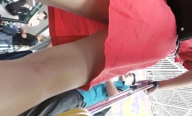 超高質量機場地鐵抄底5 驚現極品無內長腿美女 是方便借機小哥啪啪嗎 高清超高質量機場地鐵抄底 (9)