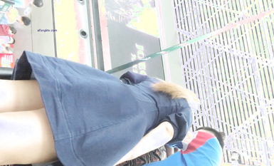 超高質量機場地鐵抄底5 驚現極品無內長腿美女 是方便借機小哥啪啪嗎 高清超高質量機場地鐵抄底 (10)