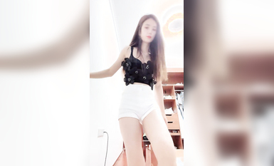 校花學姐下海！好美啊~【妮妮這呢】道具自慰！超過癮！爽~！ (3)