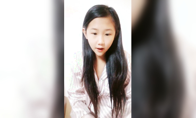 太嫩了！3個學生妹妹~在家全裸自慰~【佳怡】小穴反光~！ (1)