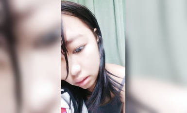 太嫩了！3個學生妹妹~在家全裸自慰~【佳怡】小穴反光~！ (2)