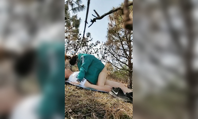 【淫妻性愛 完美露臉】極品御姐『美寶尤』最新激情性愛 野外啪啪忘情口交車震 人妻一臉陶醉的吃嘬舔裹老公的肉棒 (11)