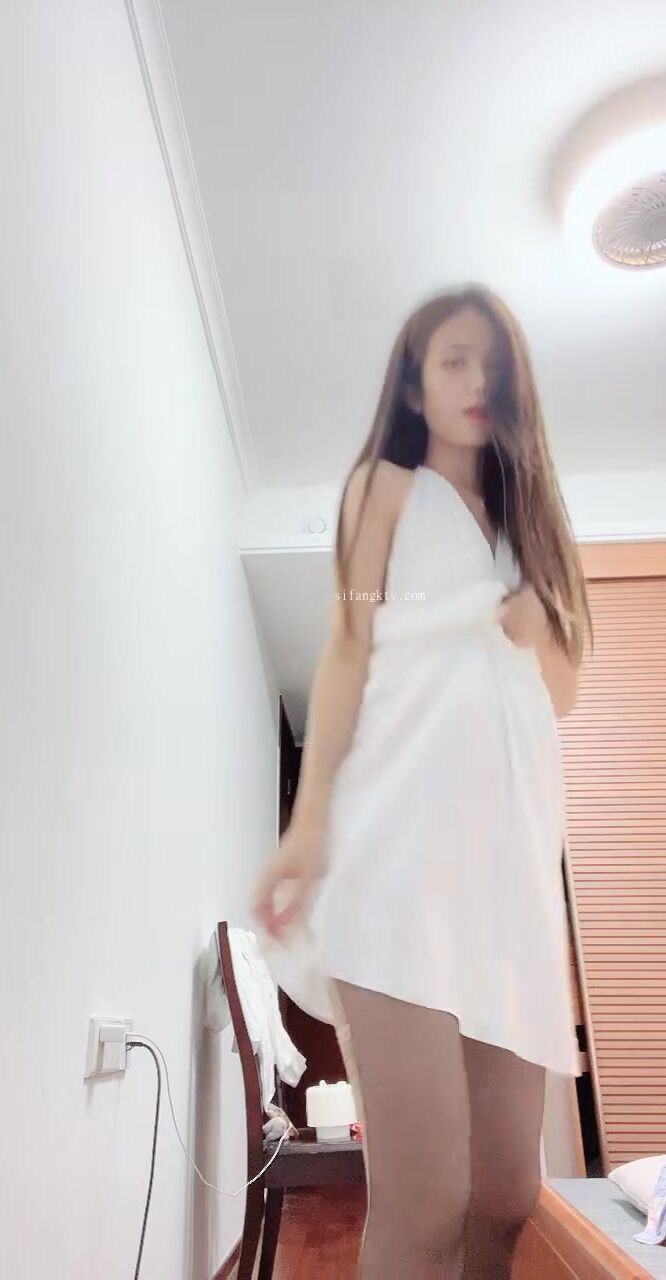 校花學姐下海！好美啊~【妮妮這呢】道具自慰！超過癮！爽~！ (8)