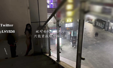 最新推特七位人氣蘿莉女主露出私拍 戶外野戰全裸路邊翹美臀後入啪啪林淑怡 (9)