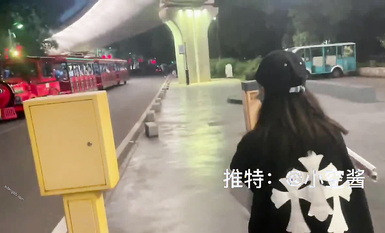 最新推特七位人氣蘿莉女主露出私拍 戶外野戰全裸路邊翹美臀後入啪啪小空醬  (2)