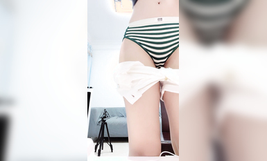 校花學姐下海！好美啊~【妮妮這呢】道具自慰！超過癮！爽~！ (2)