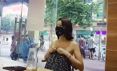 最新推特七位人氣蘿莉女主露出私拍 戶外野戰全裸路邊翹美臀後入啪啪喵JJ (7)