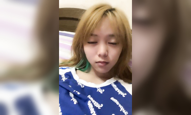 推薦！美乳學生親戚家大秀~【百事可愛】姑媽還在睡覺~ (4)