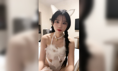 兩根小辮超嫩美少女！情趣裝丁字褲！夾子音說話嗲嗲，多毛小穴非常嫩，插我小騷逼好嗎癢