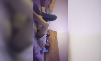 【瘦子探花夢幻館】新撩的良家少婦，去家裡操逼，扒掉衣服掏屌就操，騎乘位操的受不了