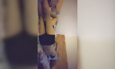 【瘦子探花夢幻館】新撩的良家少婦，去家裡操逼，扒掉衣服掏屌就操，騎乘位操的受不了