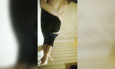 【小驢尋歡】專攻女技師，精油推背，特殊服務，掏出JB吸吮半套，要扒內褲摸穴