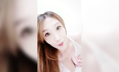 台灣小寶貝！極品性感御姐！10分淫盪騷的很，假屌插屌高潮出水，黑絲肥臀翹起，美腿高跟鞋