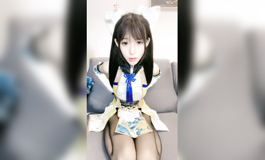 瘦瘦的白白嫩嫩的大眼超級無敵卡哇伊蘿莉，那細細的胳臂和細細的大腿，天然的白虎，這么瘦 白漿居然那麼多 (1)