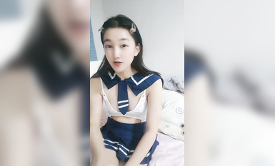 最美學姐又來發騷了，白絲高跟情趣誘惑，全程露臉跟狼友互動撩騷，被小哥蹂躪玩弄，打屁股揉奶子雞巴草小嘴