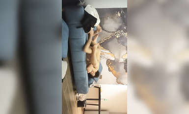 【瘦子探花夢幻館】新聊的良家胖妹妹，扒掉褲子舔騷逼，沙發上操，騎乘位爆操肥臀