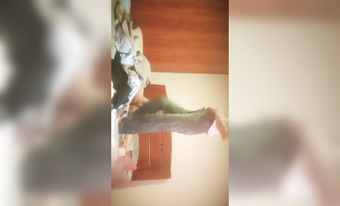 【69口嗨哥】，泡良大神，今天又換新人了，短發年輕小姐姐，學生妹，白嫩胴體，強制口交還不適應狂插之