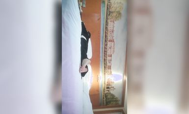 【小驢尋歡】約女技師到酒店操逼，風騷御姐吃飽喝足隨便玩，伸進內褲扣穴大肥臀爆操