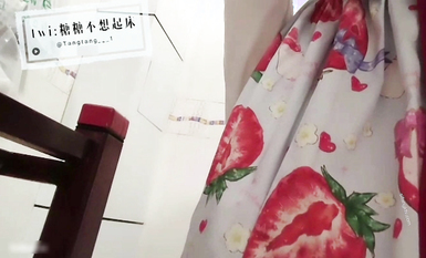 超極品雙馬尾萌妹『蘿莉糖糖不想起床』失禁潮吹 完美巨乳 粉嫩鮑魚 超嫩白 高清草莓洛麗塔 (1)