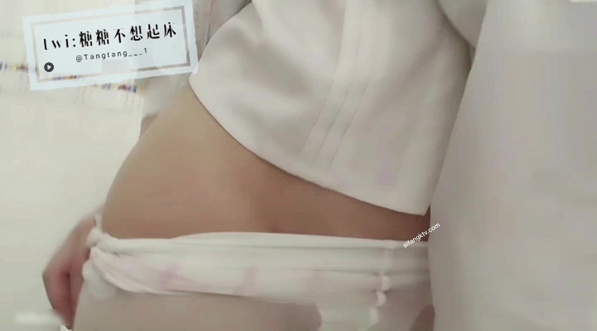 超極品雙馬尾萌妹『蘿莉糖糖不想起床』失禁潮吹 完美巨乳 粉嫩鮑魚 超嫩白 高清草莓洛麗塔 (1)