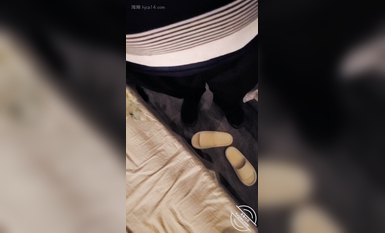 海角社區父女亂倫大神膜拜老劉我是老張 破處懷孕後時隔將近兩個月，我張護國又一次進去女兒的身體5時隔將近兩個月，我張護國又一次進去女兒的身體 下