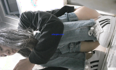 十月最新流出廁拍大神潛入 師范大學附近公共廁所正面全景偷拍青春靚麗學妹第十期-黑色牛仔褲