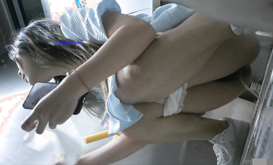 十月最新流出廁拍大神潛入 師范大學附近公共廁所正面全景偷拍青春靚麗學妹第十期-藍裙子