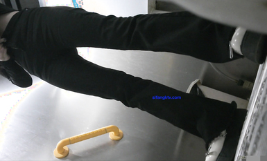 十月最新流出廁拍大神潛入 師范大學附近公共廁所正面全景偷拍青春靚麗學妹第十期-黑褲子眼鏡妹