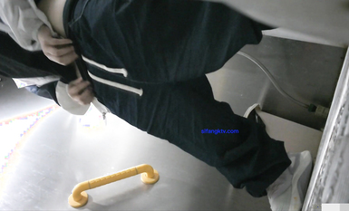 十月最新流出廁拍大神潛入 師范大學附近公共廁所正面全景偷拍青春靚麗學妹第十期-運動褲妹子