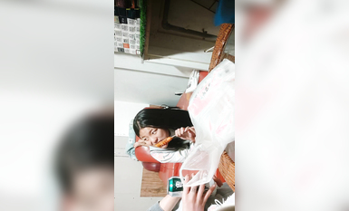 【大内密探008】，真实良家，啤酒配烤串，大学生女友相伴，近景抠穴啪啪，激情四射呻吟诱人