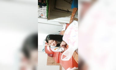 【大内密探008】，真实良家，啤酒配烤串，大学生女友相伴，近景抠穴啪啪，激情四射呻吟诱人