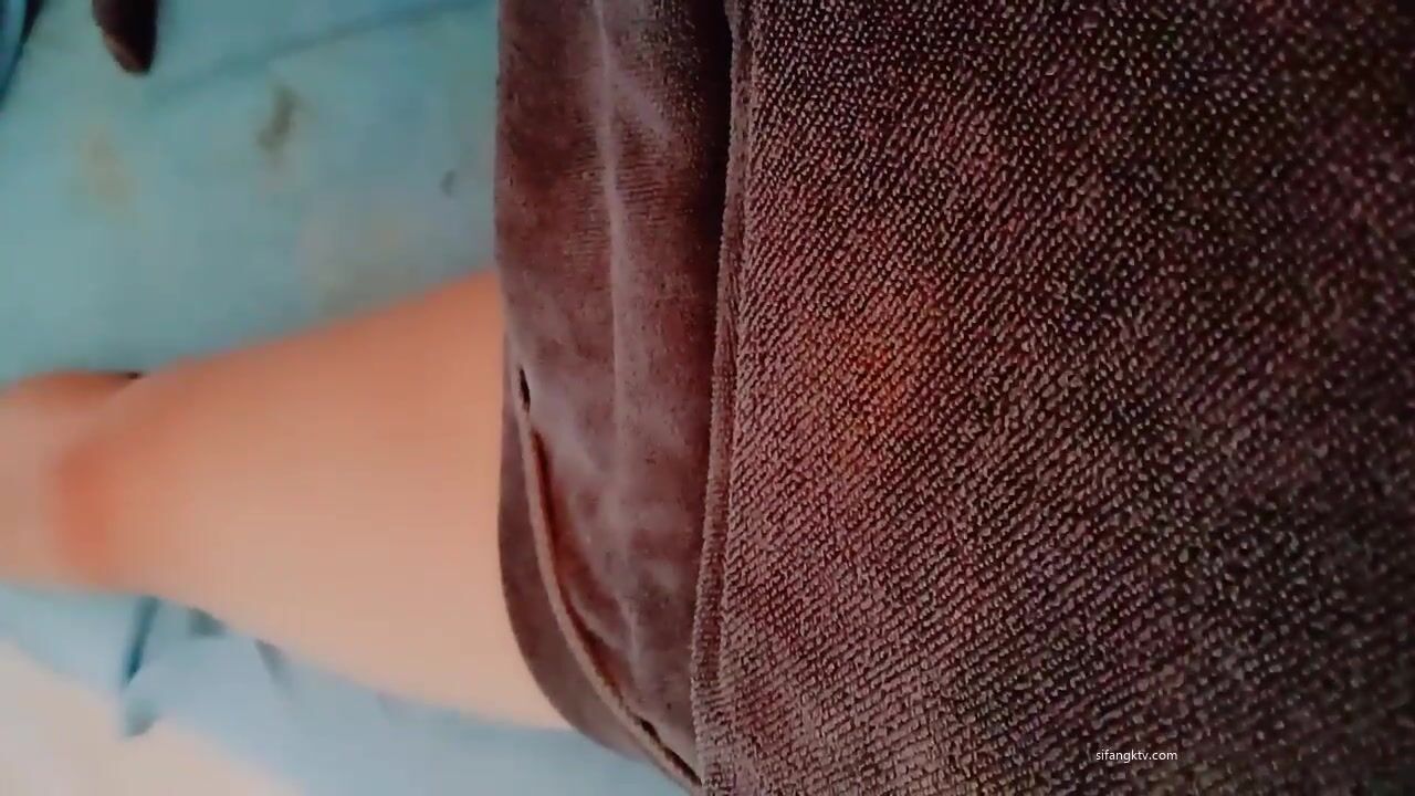 【骚宝】10.29 偷拍 中医SPA 老婆闺蜜来求诊 服务一次到位！ (4)