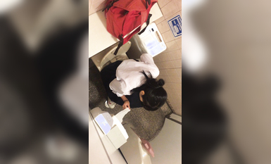 【偷拍精品】大神潜入学校女厕偷拍多位漂亮学妹的小嫩鲍 (3)