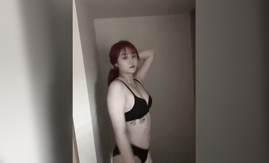 《台湾情侣泄密》高中小美女和男友之间的私密视讯被有人截获曝光 (1)