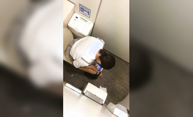 【偷拍精品】大神潜入学校女厕偷拍多位漂亮学妹的小嫩鲍 (10)