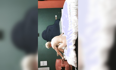 【无情的屌】，探花大神精彩佳作，外围女神被跳蛋玩弄，黑丝美臀，花式啪啪