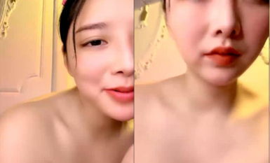 纯欲系南航空姐全程露脸发骚，逼逼都没毛了还刮呢，性感鲍鱼粉里透红给逼逼吃个枣，奶子也很正互动撩骚推荐.