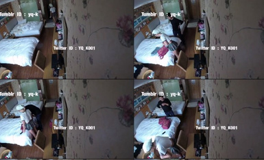 在酒店邮寄快递，老婆穿上露出款超级短裙故意在快递小哥面前弯腰在行李箱拿衣服让快递小哥看到完全露出的PP，看看快递小哥的反应吧。(角度二)