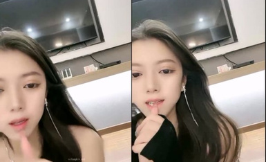 火遍全网~女神回归~【模】40万人气~酒店无套约啪土豪哥 (1).