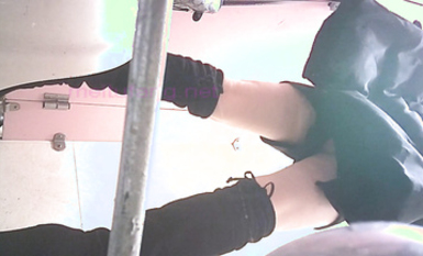 快餐店女廁定點全景偸拍一位接一位的漂亮小姐姐和美少婦方便~能看B又能看臉極品白虎一線天真的太頂了 (1)